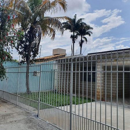 Hostel Umuarama Uberlândia Esterno foto