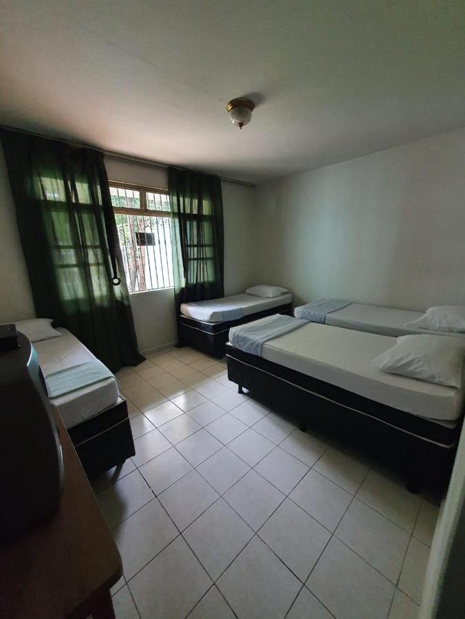 Hostel Umuarama Uberlândia Esterno foto